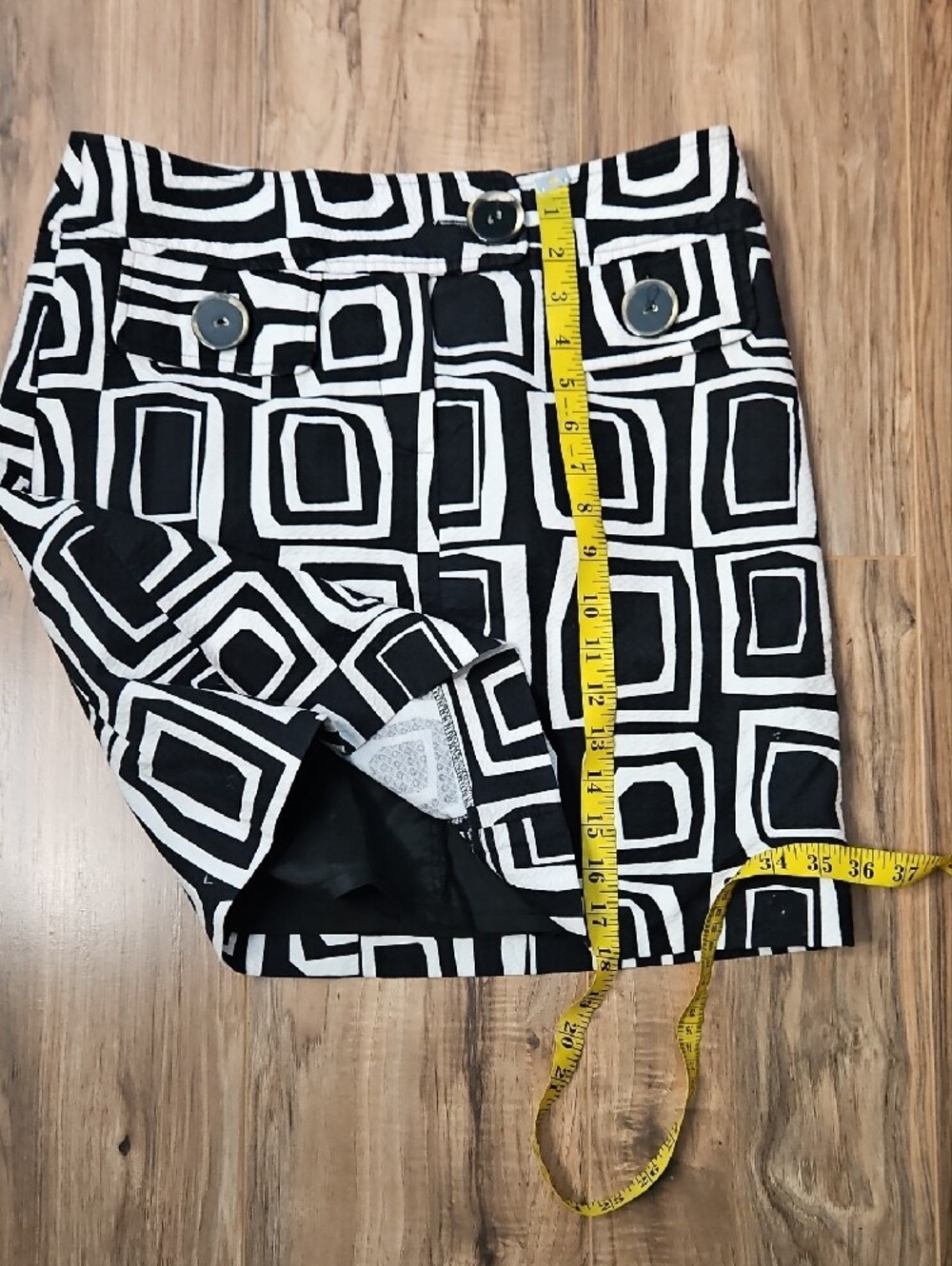 Donna Degnan Black & White Geometric Mini Skirt Size 8 - Picture 8 of 9